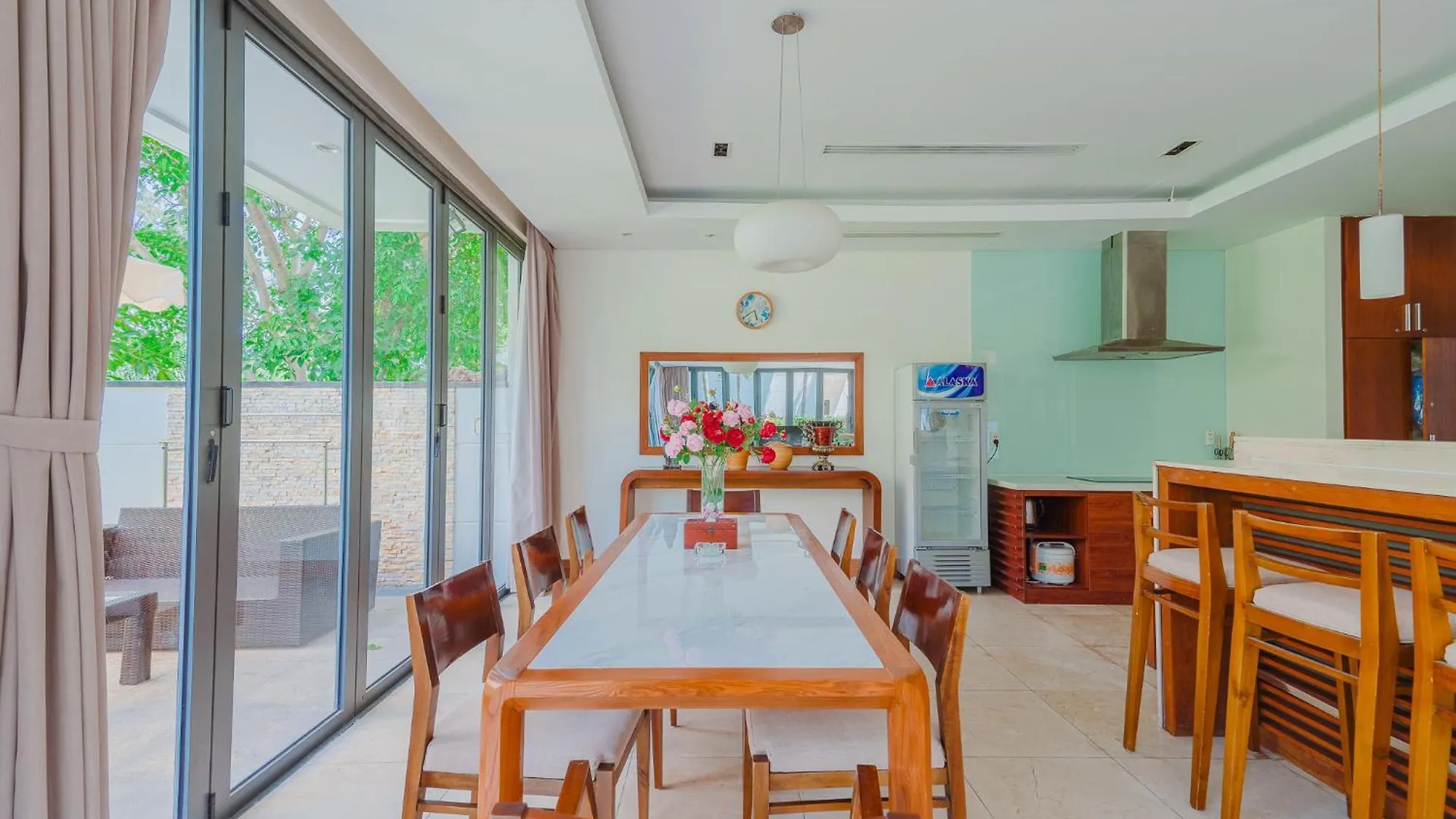 Dreamy Beach Villas And Resort Da Nang