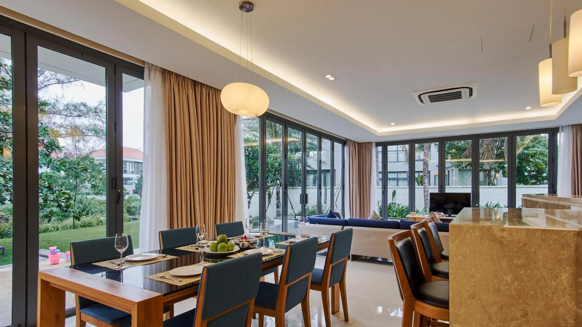Dreamy Beach Villas And Resort Da Nang 5*,