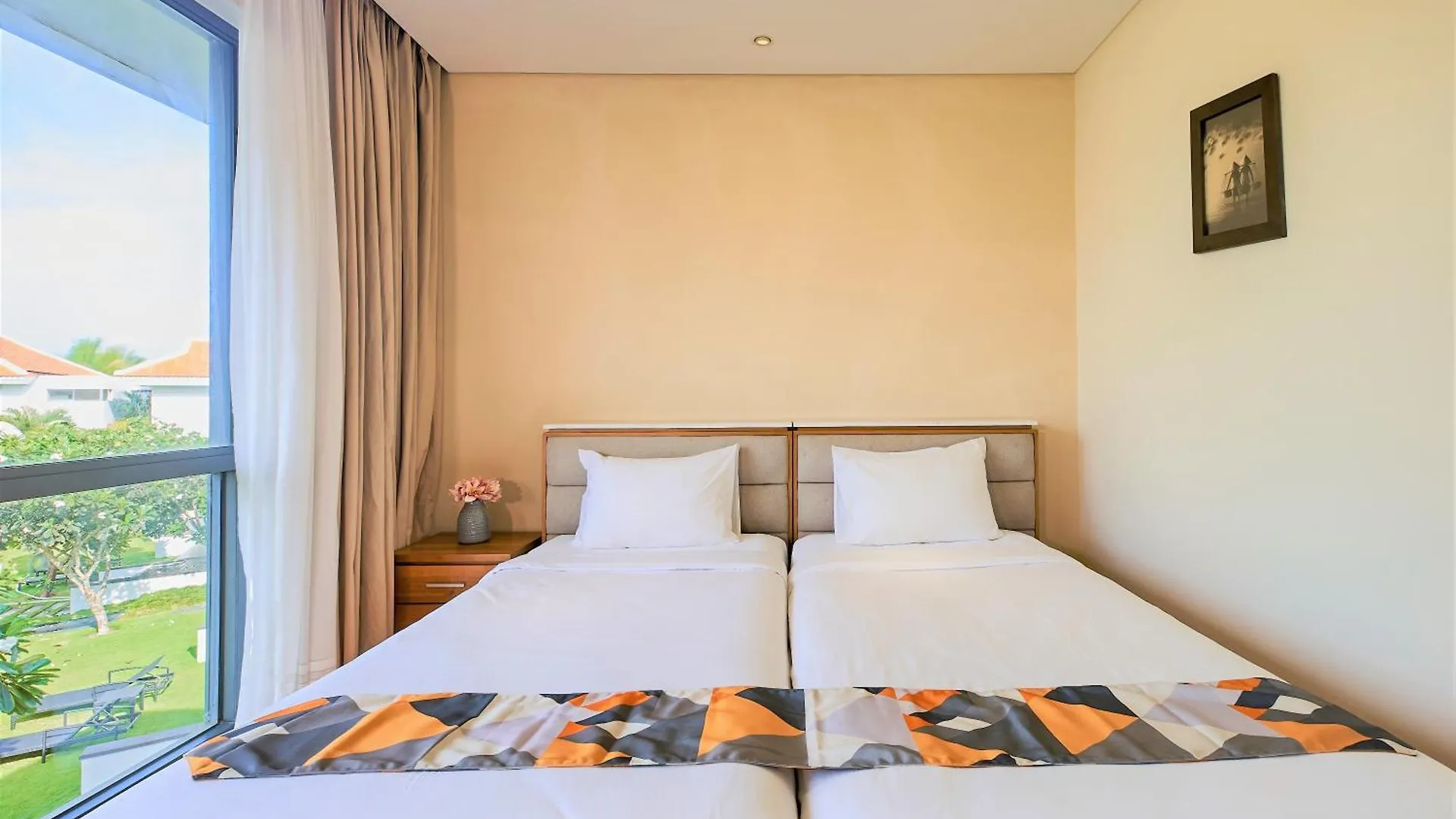 Dreamy Beach Villas And Resort Da Nang