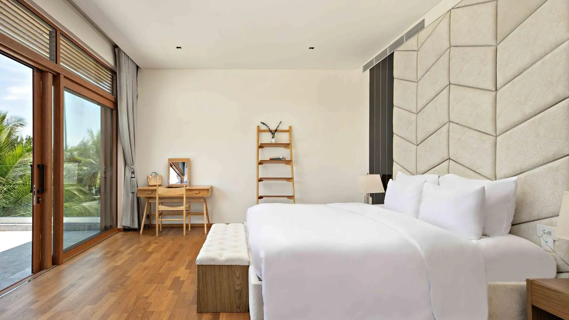 Dreamy Beach Villas And Resort Da Nang Vietnam
