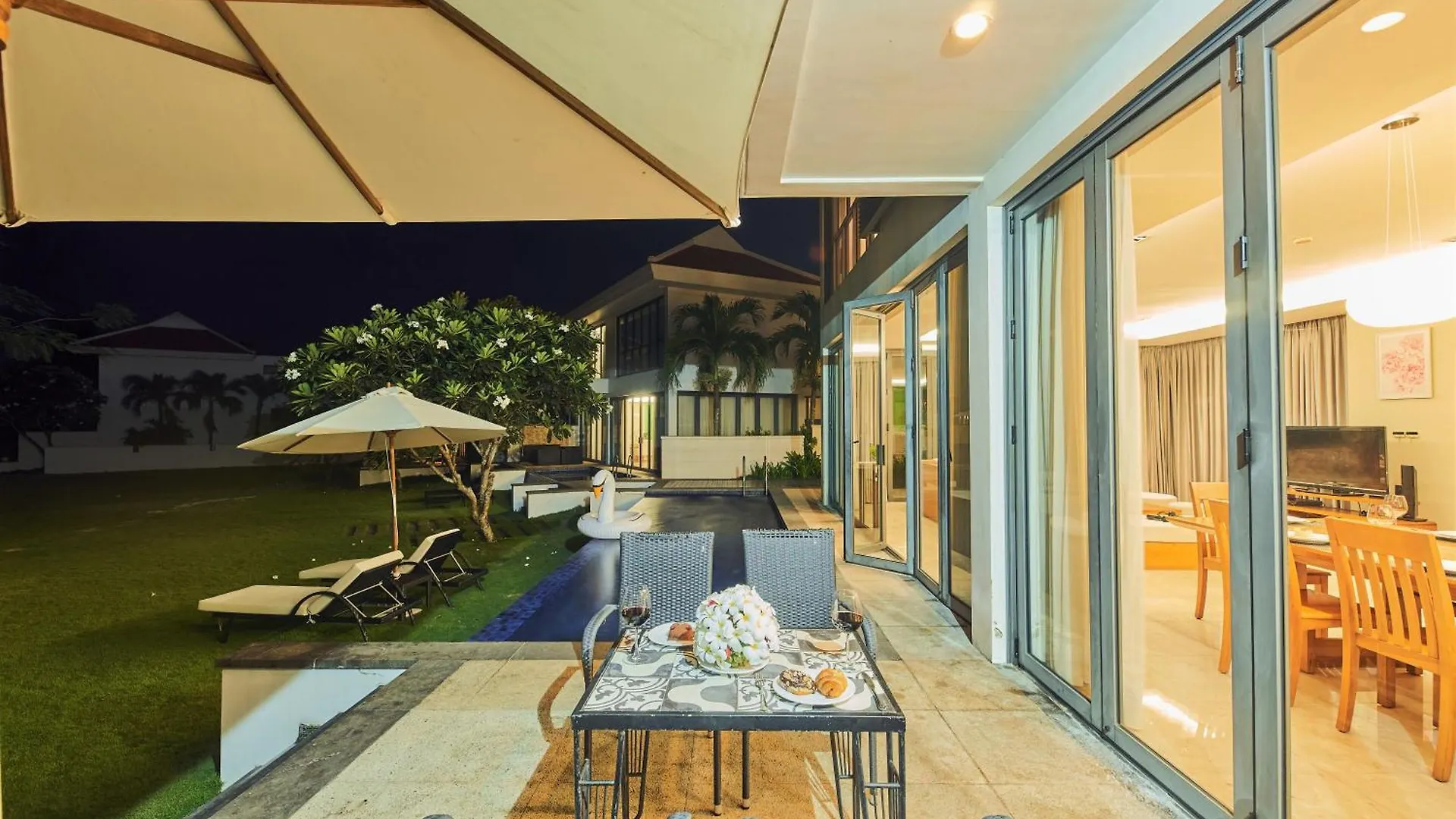 Dreamy Beach Villas And Resort Da Nang 5*,  Vietnam